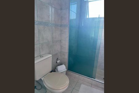 Banheiro de apartamento para alugar com 1 quarto, 43m² em Santana, Porto Alegre