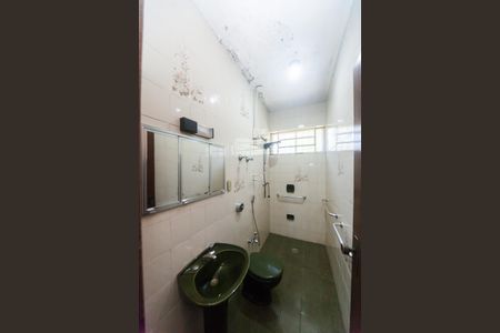 Casa de condomínio à venda com 249m², 3 quartos e 3 vagas Casa de condomínio à venda com 249m², 3 quartos e 3 vagasBanheiro Social