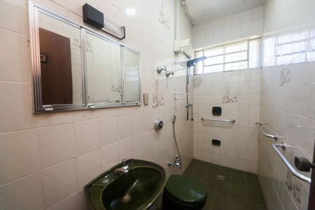 Banheiro Social de casa de condomínio à venda com 3 quartos, 249m² em Residencial Sul, Nova Lima