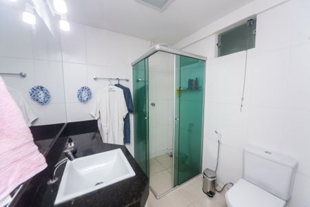 Casa de condomínio à venda com 249m², 3 quartos e 3 vagas Casa de condomínio à venda com 249m², 3 quartos e 3 vagasBanheiro casa 2