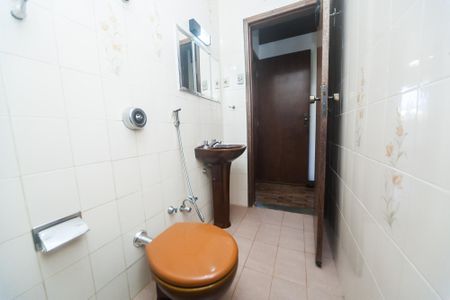 Casa de condomínio à venda com 249m², 3 quartos e 3 vagas Casa de condomínio à venda com 249m², 3 quartos e 3 vagasBanheiro suite