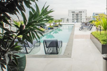Studio para alugar com 30m², 1 quarto e sem vaga Studio para alugar com 30m², 1 quarto e sem vagaÁrea comum - Piscina