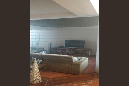 Casa de condomínio à venda com 539m², 4 quartos e 6 vagas Casa de condomínio à venda com 539m², 4 quartos e 6 vagasFoto 01