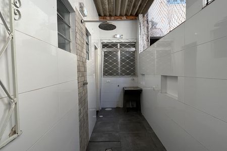 Casa para alugar com 70m², 2 quartos e sem vagaQuintal