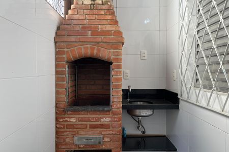 Casa para alugar com 70m², 2 quartos e sem vagaQuintal