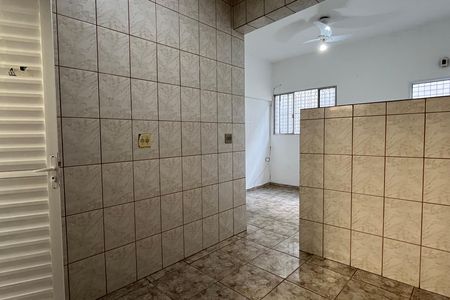 Casa para alugar com 70m², 2 quartos e sem vagaCozinha e Área de Serviço