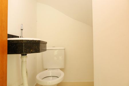 Casa de condomínio para alugar com 68m², 2 quartos e 2 vagasBanheiro 3 - Lavabo