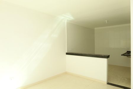 Sala de casa de condomínio para alugar com 2 quartos, 68m² em Itaquera, São Paulo