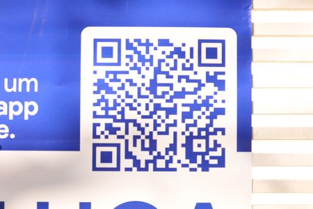 Casa de condomínio para alugar com 68m², 2 quartos e 2 vagasPlaca grande instalada na fachada do condomínio no dia 19.06.2026 - Código da placa IMWU-693