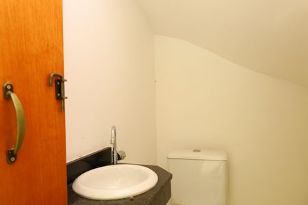 Casa de condomínio para alugar com 68m², 2 quartos e 2 vagasBanheiro 3 - Lavabo