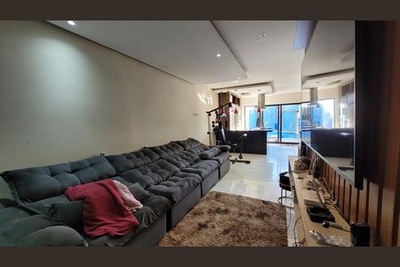 Casa para alugar com 300m², 3 quartos e 3 vagasSala