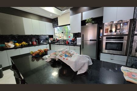 Casa para alugar com 300m², 3 quartos e 3 vagasCozinha
