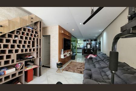 Sala de casa para alugar com 3 quartos, 300m² em Jardim Sao Paulo, Itaquaquecetuba