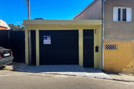 Fachada de casa para alugar com 2 quartos, 75m² em Jardim Lina, Cotia