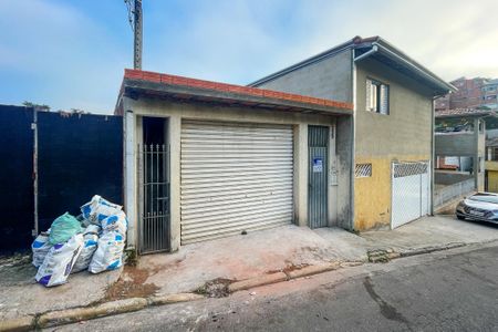 Casa para alugar com 75m², 2 quartos e sem vaga Casa para alugar com 75m², 2 quartos e sem vagaFachada