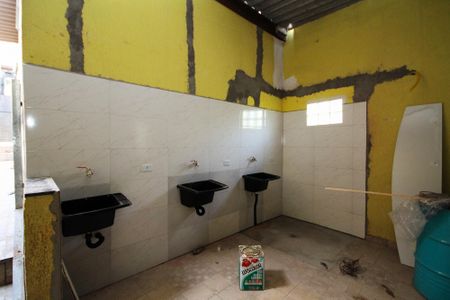 Casa para alugar com 55m², 2 quartos e sem vaga Casa para alugar com 55m², 2 quartos e sem vagaÁrea Comum - Lavandeira