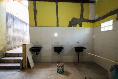 Casa para alugar com 55m², 2 quartos e sem vaga Casa para alugar com 55m², 2 quartos e sem vagaÁrea Comum - Lavandeira