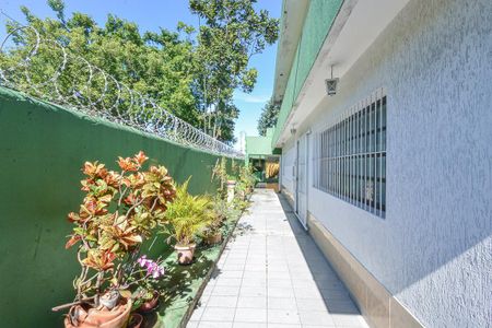 Casa à venda com 300m², 4 quartos e 3 vagas Casa à venda com 300m², 4 quartos e 3 vagasCorredor
