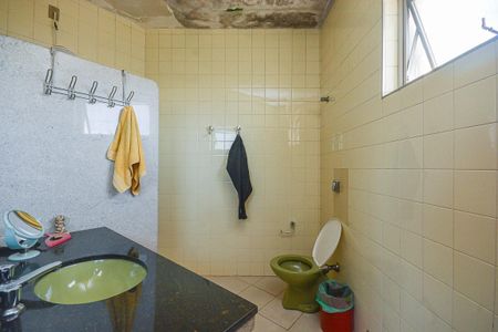 Casa à venda com 300m², 4 quartos e 3 vagas Casa à venda com 300m², 4 quartos e 3 vagasBanheiro 3