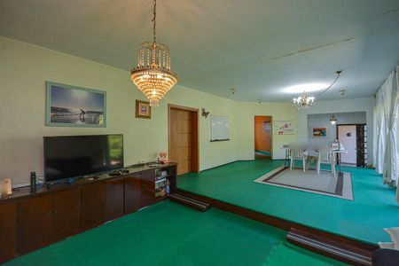 Casa à venda com 300m², 4 quartos e 3 vagas Casa à venda com 300m², 4 quartos e 3 vagasSala