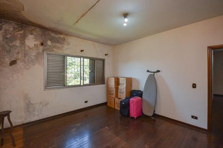 Casa à venda com 300m², 4 quartos e 3 vagas Casa à venda com 300m², 4 quartos e 3 vagasQuarto 4