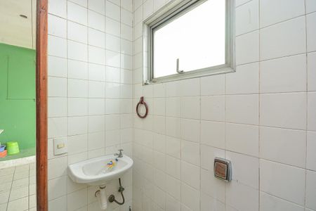 Casa à venda com 300m², 4 quartos e 3 vagas Casa à venda com 300m², 4 quartos e 3 vagasBanheiro 2