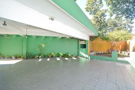 Casa à venda com 300m², 4 quartos e 3 vagas Casa à venda com 300m², 4 quartos e 3 vagasGaragem