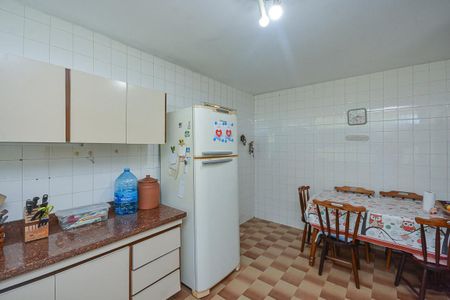 Casa à venda com 300m², 4 quartos e 3 vagas Casa à venda com 300m², 4 quartos e 3 vagasCozinha