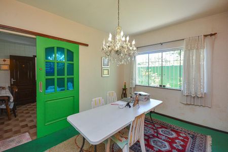 Casa à venda com 300m², 4 quartos e 3 vagas Casa à venda com 300m², 4 quartos e 3 vagasCopa