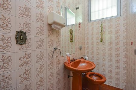 Casa à venda com 300m², 4 quartos e 3 vagas Casa à venda com 300m², 4 quartos e 3 vagasLavabo