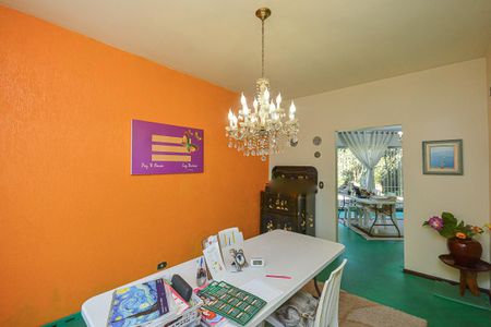 Casa à venda com 300m², 4 quartos e 3 vagas Casa à venda com 300m², 4 quartos e 3 vagasCopa