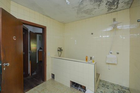 Casa à venda com 300m², 4 quartos e 3 vagas Casa à venda com 300m², 4 quartos e 3 vagasBanheiro 1
