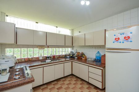 Casa à venda com 300m², 4 quartos e 3 vagas Casa à venda com 300m², 4 quartos e 3 vagasCozinha
