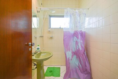 Casa à venda com 300m², 4 quartos e 3 vagas Casa à venda com 300m², 4 quartos e 3 vagasBanheiro 4
