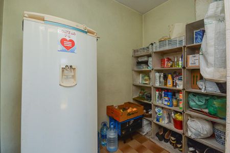 Casa à venda com 300m², 4 quartos e 3 vagas Casa à venda com 300m², 4 quartos e 3 vagasDespensa