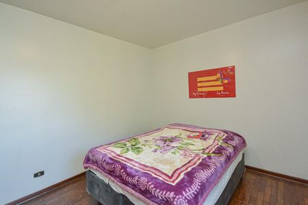 Casa à venda com 300m², 4 quartos e 3 vagas Casa à venda com 300m², 4 quartos e 3 vagasQuarto 2