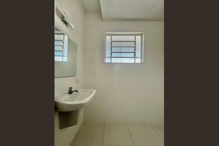Casa à venda com 190m², 4 quartos e 2 vagas Casa à venda com 190m², 4 quartos e 2 vagasBanheiro 3