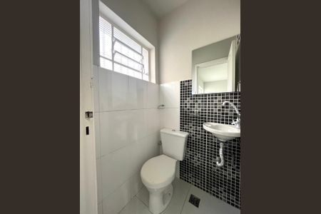 Casa à venda com 190m², 4 quartos e 2 vagas Casa à venda com 190m², 4 quartos e 2 vagasLavabo