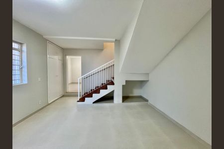 Casa à venda com 190m², 4 quartos e 2 vagas Casa à venda com 190m², 4 quartos e 2 vagasSala 2
