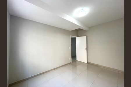 Casa à venda com 190m², 4 quartos e 2 vagas Casa à venda com 190m², 4 quartos e 2 vagasSala 4
