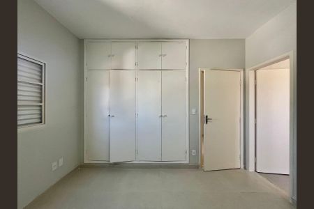 Casa à venda com 190m², 4 quartos e 2 vagas Casa à venda com 190m², 4 quartos e 2 vagasSuíte