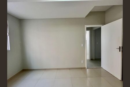 Casa à venda com 190m², 4 quartos e 2 vagas Casa à venda com 190m², 4 quartos e 2 vagasSala 4