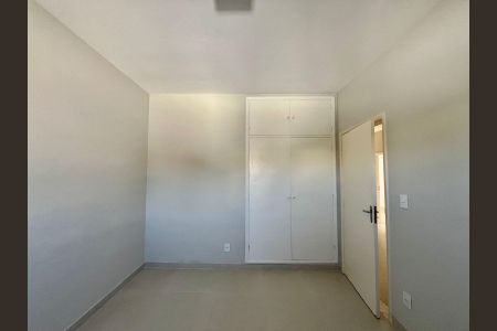 Casa à venda com 190m², 4 quartos e 2 vagas Casa à venda com 190m², 4 quartos e 2 vagasQuarto 2