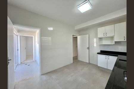 Casa à venda com 190m², 4 quartos e 2 vagas Casa à venda com 190m², 4 quartos e 2 vagasCozinha