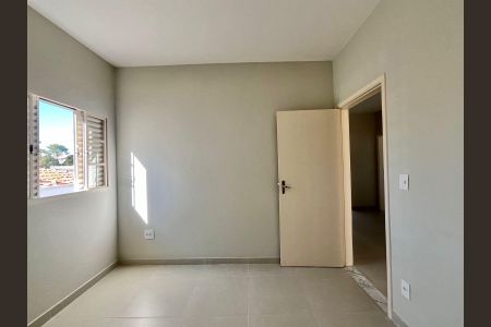 Casa à venda com 190m², 4 quartos e 2 vagas Casa à venda com 190m², 4 quartos e 2 vagasQuarto 4
