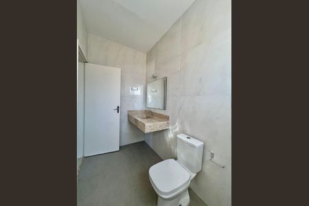 Casa à venda com 190m², 4 quartos e 2 vagas Casa à venda com 190m², 4 quartos e 2 vagasBanheiro da Suíte