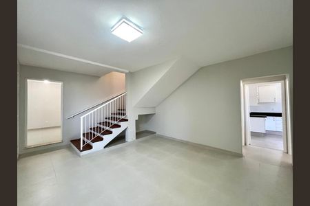 Casa à venda com 190m², 4 quartos e 2 vagas Casa à venda com 190m², 4 quartos e 2 vagasSala 2