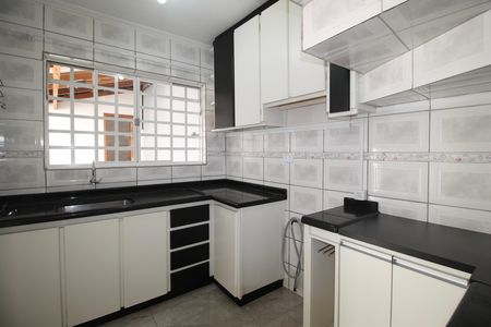 Casa para alugar com 117m², 3 quartos e 3 vagas Casa para alugar com 117m², 3 quartos e 3 vagasCozinha