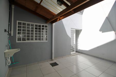 Casa para alugar com 117m², 3 quartos e 3 vagas Casa para alugar com 117m², 3 quartos e 3 vagasLavanderia