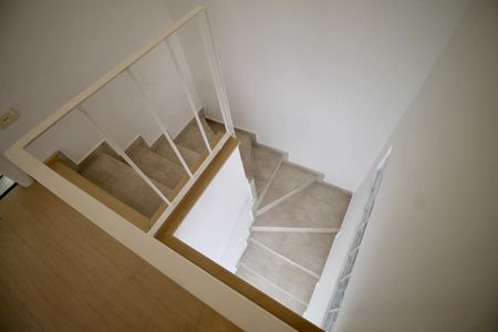 Escada de casa para alugar com 2 quartos, 117m² em Bacacheri, Curitiba